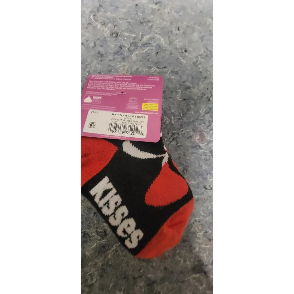 Valentine Hershey Kids Ankle Ssoaks a set of 3‎ pairs Size 2T-3T